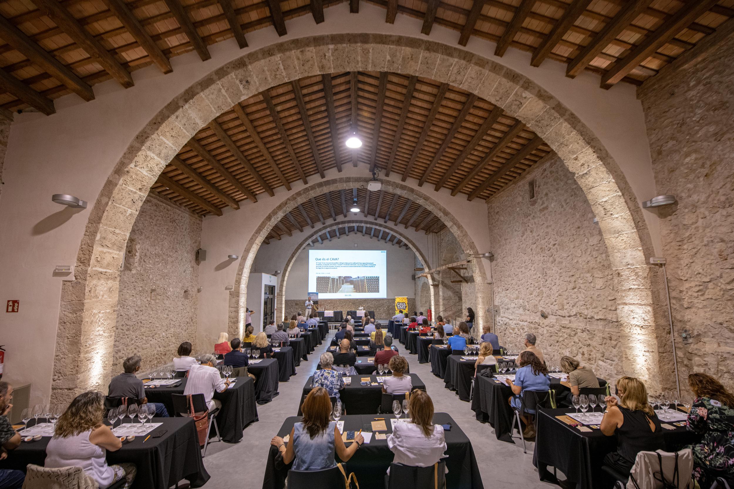 Presentació al celler de la Fassina de can Guineu - Cava Centre