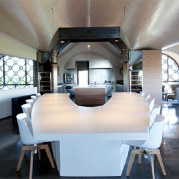 hotel_restaurant_img1.jpg