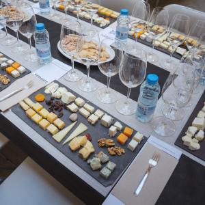 La prèvia de la Festa Major – sopar maridatge amb formatges al Claustre dels Trinitaris de Vilafranca