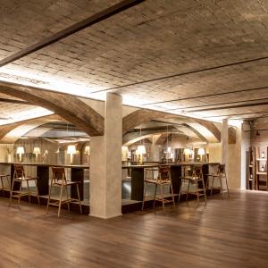 Wine-bar