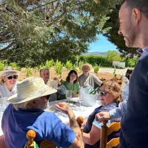 VEREMA CAVA AMB ESMORZAR ENTRE VINYES
