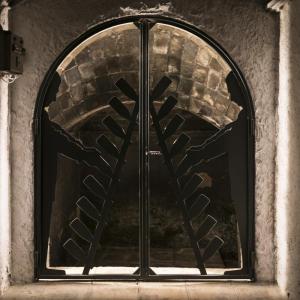 Rovellats underground cellar doors
