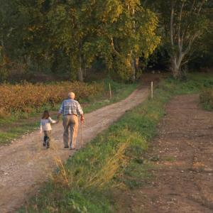 Fent una passejada familiar per les Rutes Vitivinícoles de Subirats