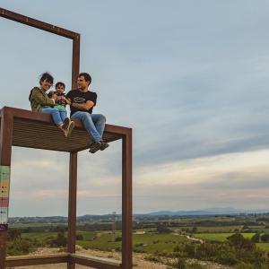 El Secret del Vicenç. Contemplar el Penedès des d’una cadira gegant