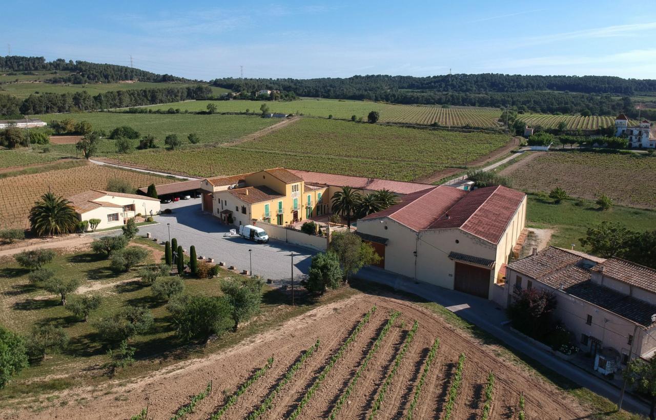 Masia y Bodega Parató