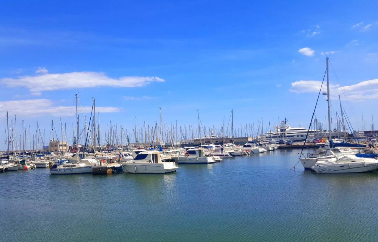port_vilanovailageltru.jpg port_vilanovailageltru.jpg